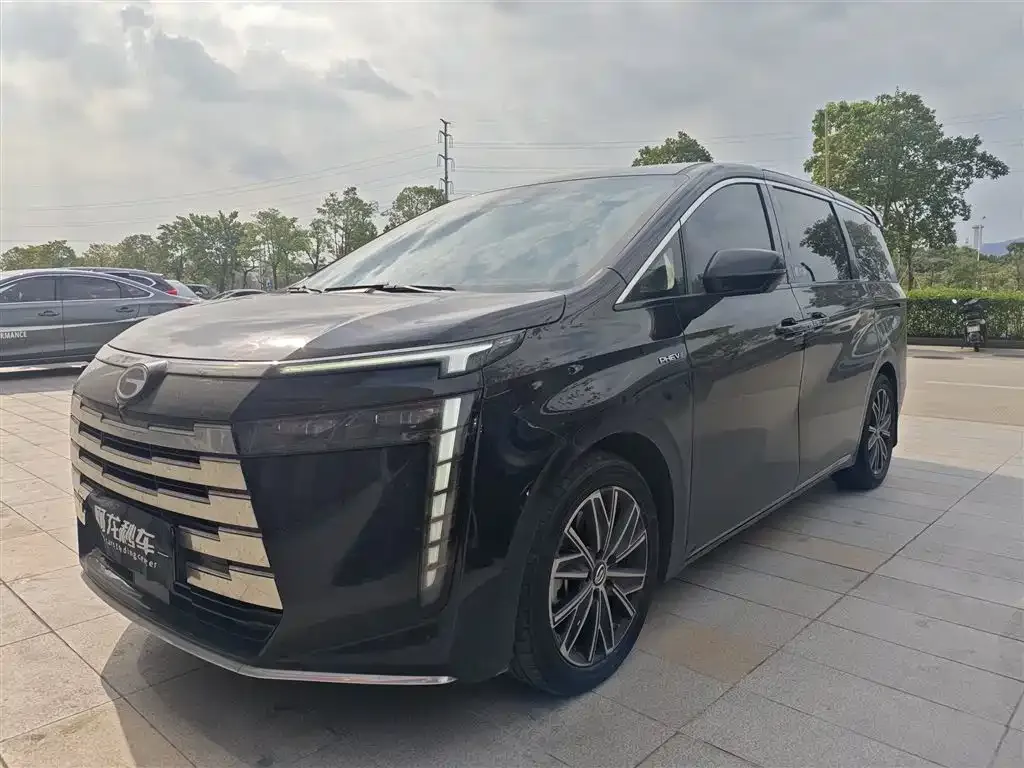 GAC Motor E8 Hybrid — фото 1
