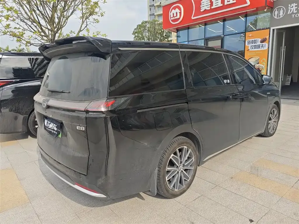 GAC Motor E8 Hybrid — фото 9