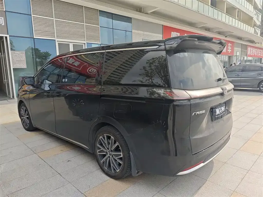 GAC Motor E8 Hybrid — фото 8