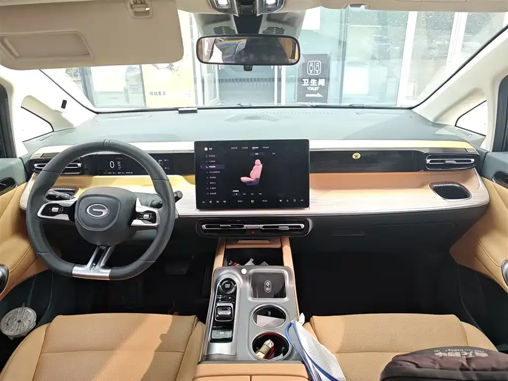 GAC Motor E8 Hybrid — фото 4