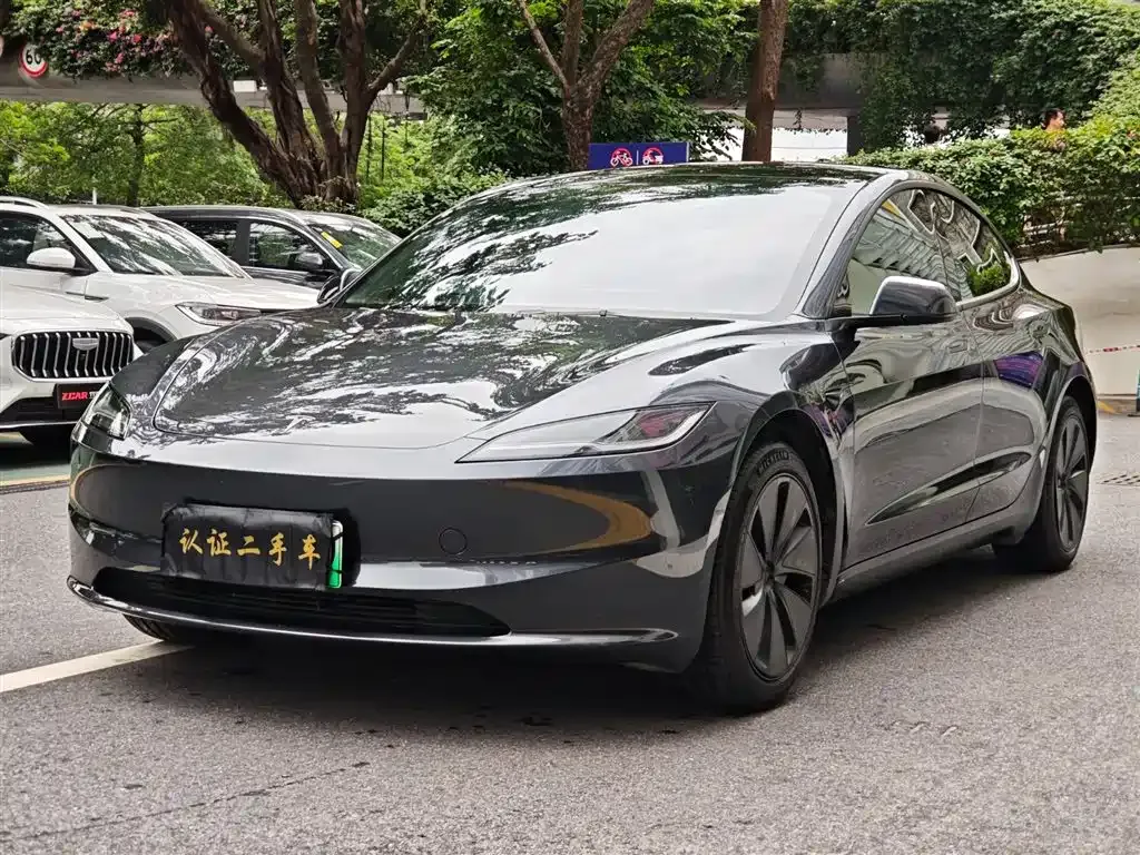 Tesla Model 3 — фото 1
