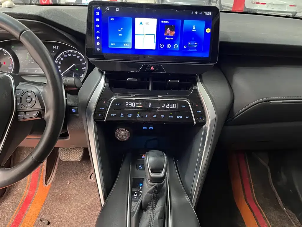 Toyota Harrier — фото 3