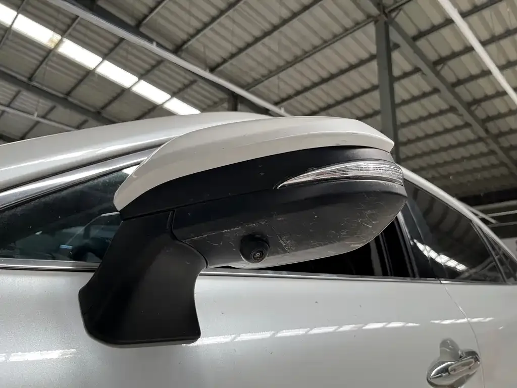 Toyota Harrier — фото 2