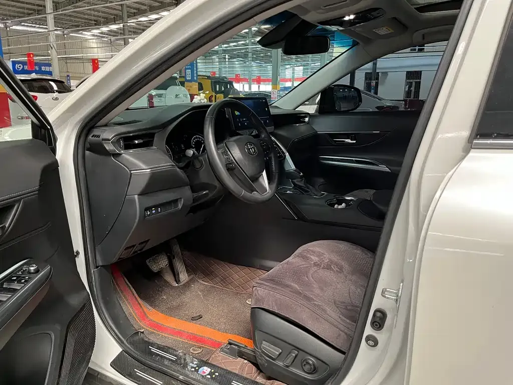 Toyota Harrier — фото 9
