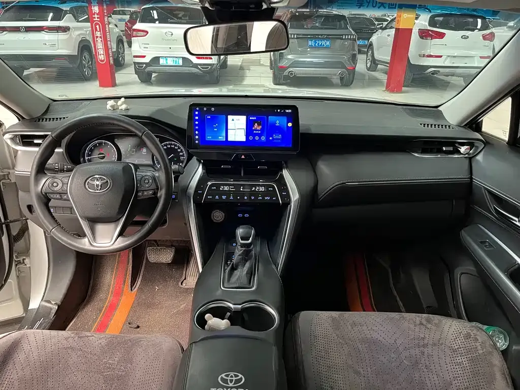 Toyota Harrier — фото 10