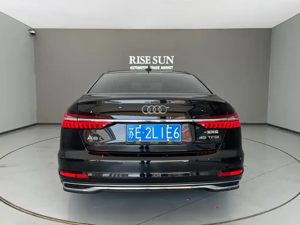 Audi A6L — фото 2