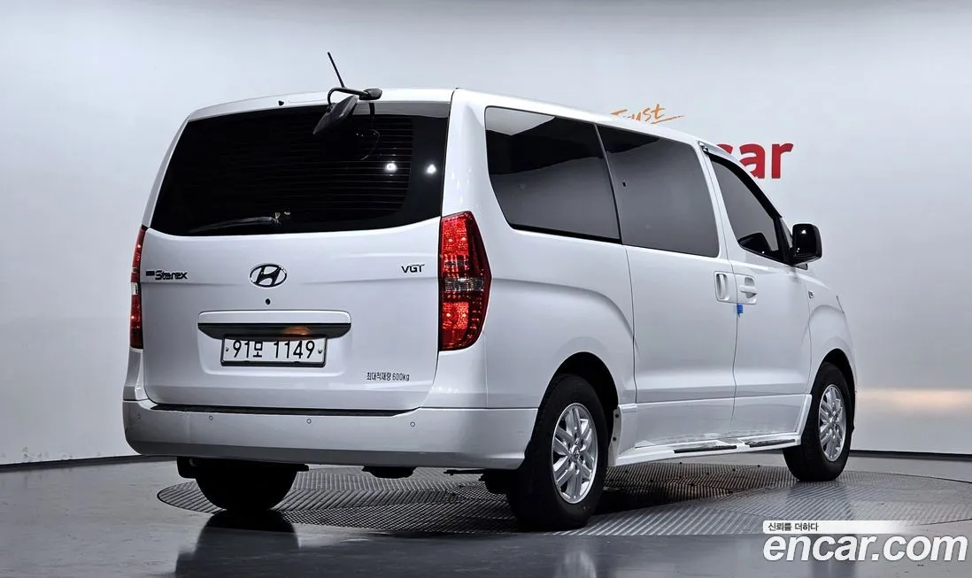 Hyundai Starex — фото 3