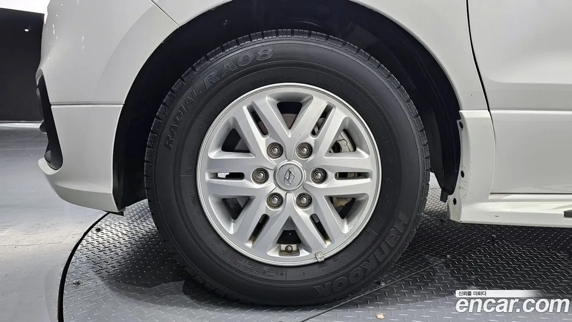 Hyundai Starex — фото 10