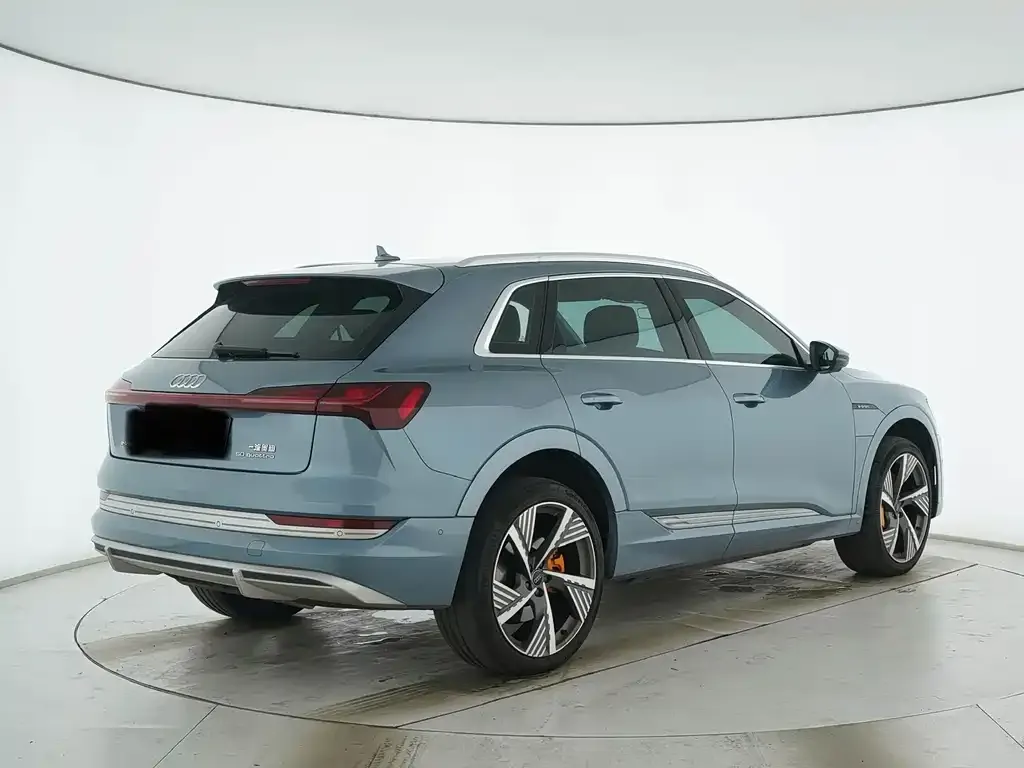 Audi e-tron — фото 3