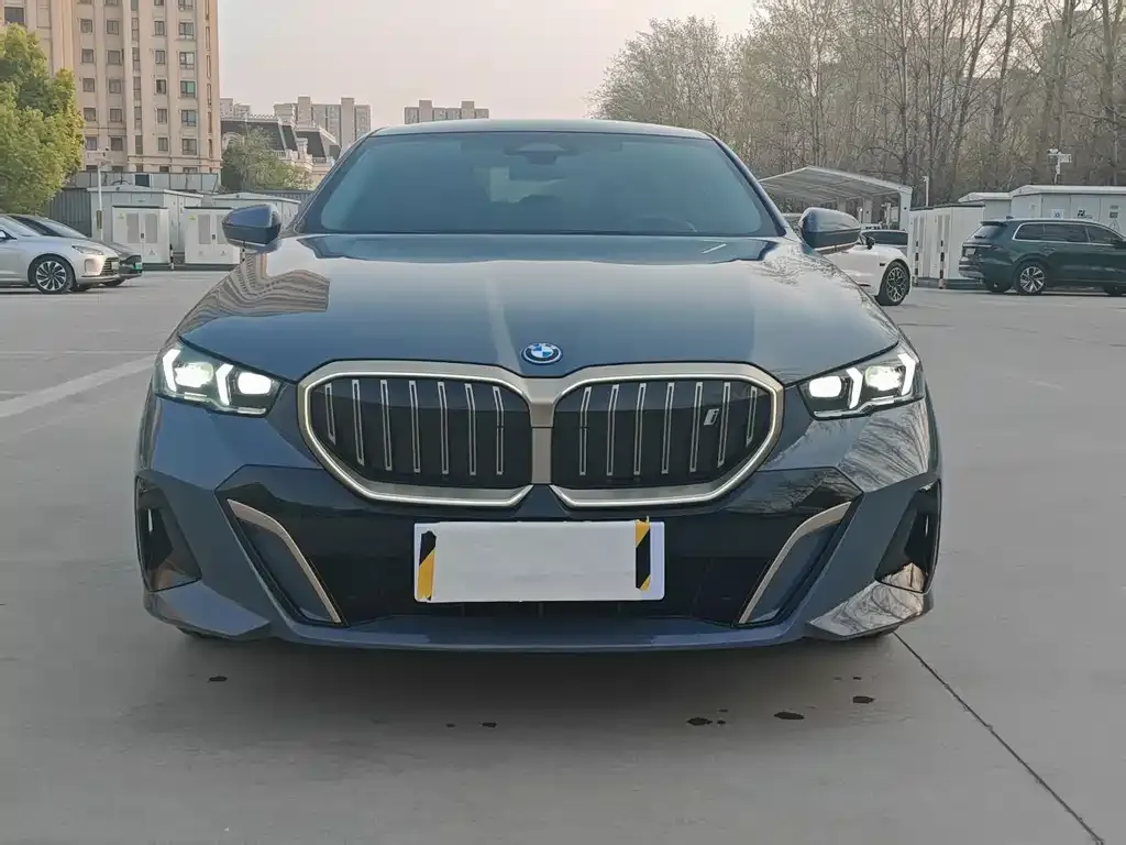 BMW i5 — фото 9