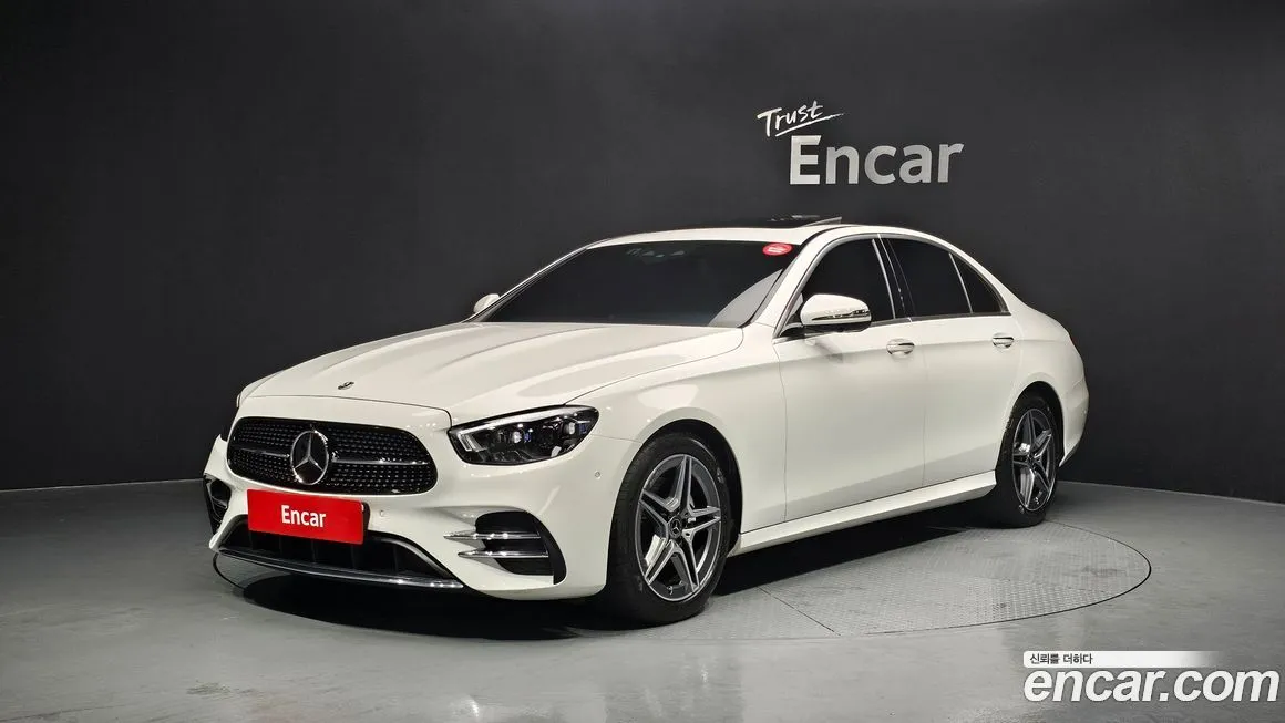 Mercedes-Benz E-Class — фото 1