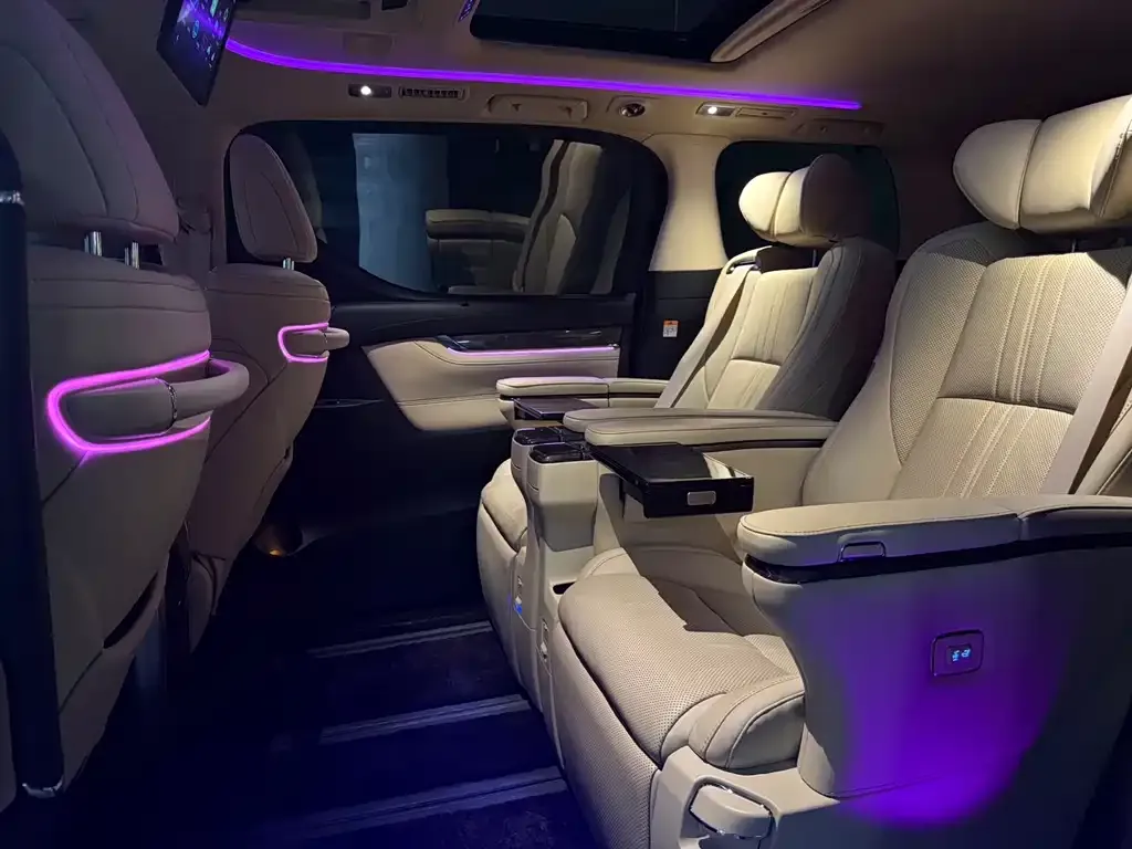 Toyota Vellfire — фото 7