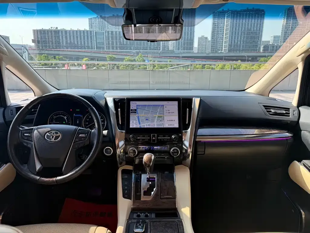 Toyota Vellfire — фото 5