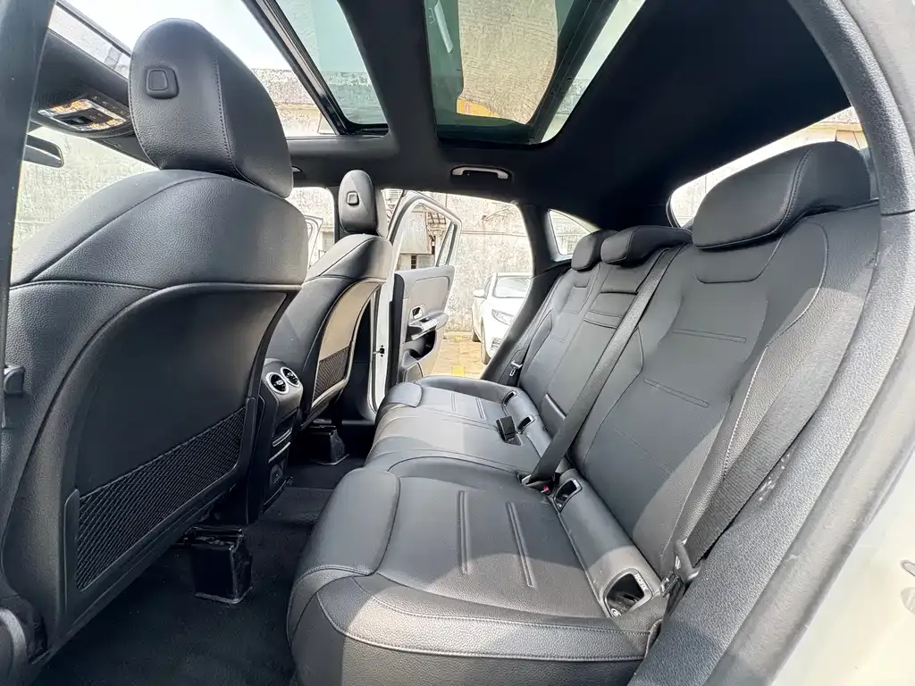 Mercedes-Benz GLA — фото 7