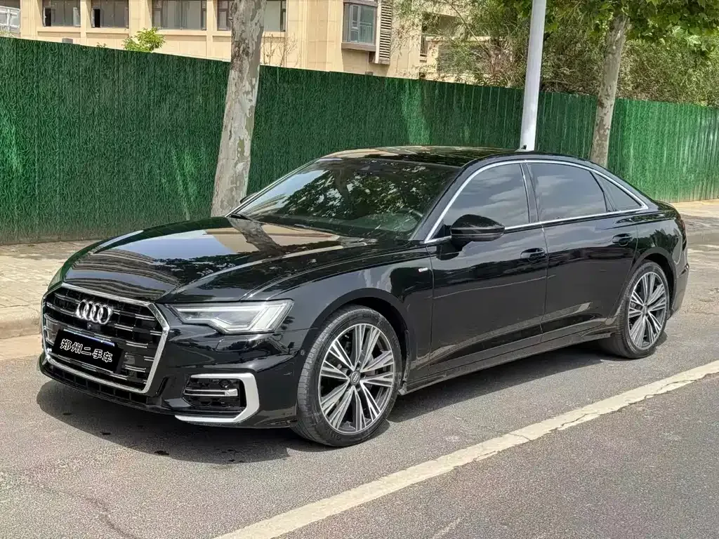 Audi A6L — фото 1