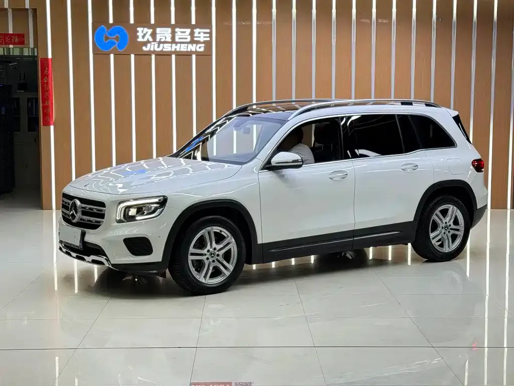 Mercedes-Benz GLB — фото 1
