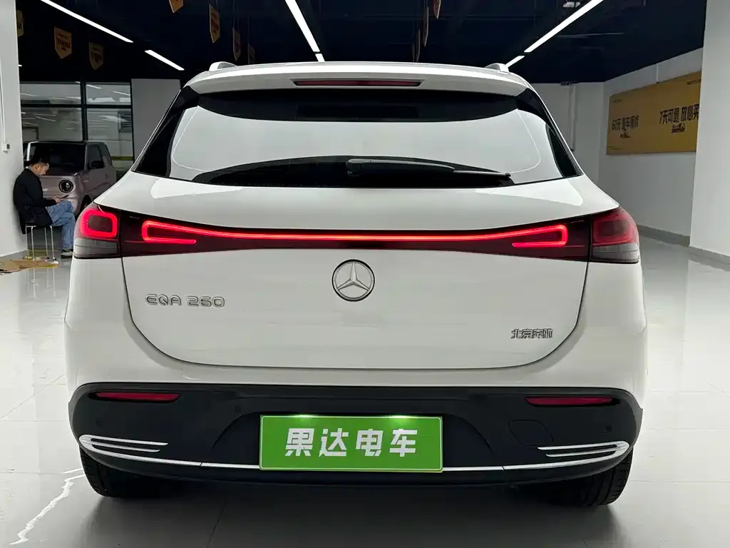 Mercedes-Benz EQA — фото 3