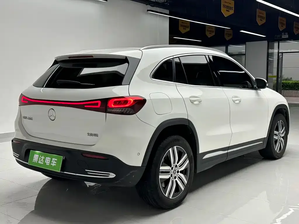 Mercedes-Benz EQA — фото 10