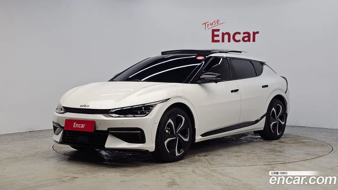 Kia EV6 — фото 1