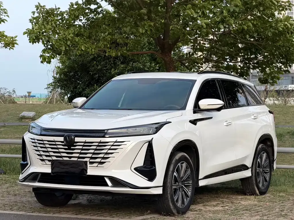 Changan CS75 PLUS — фото 1