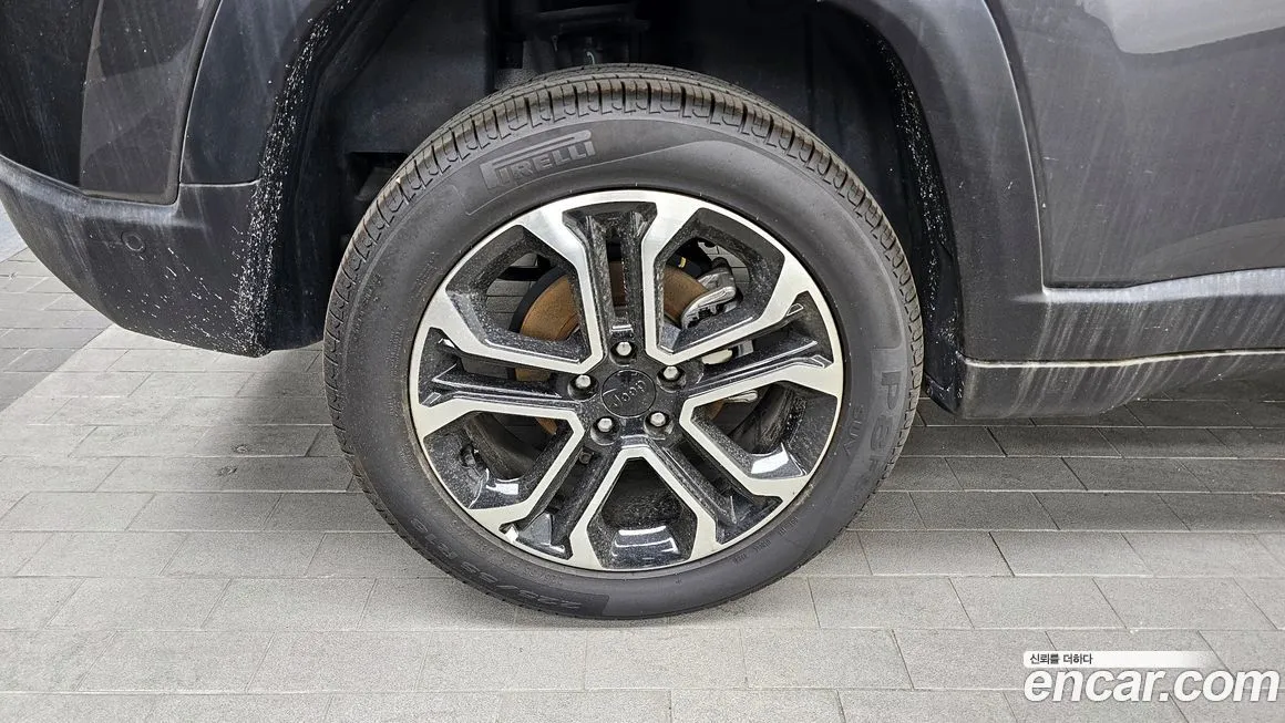 Jeep Compass — фото 10