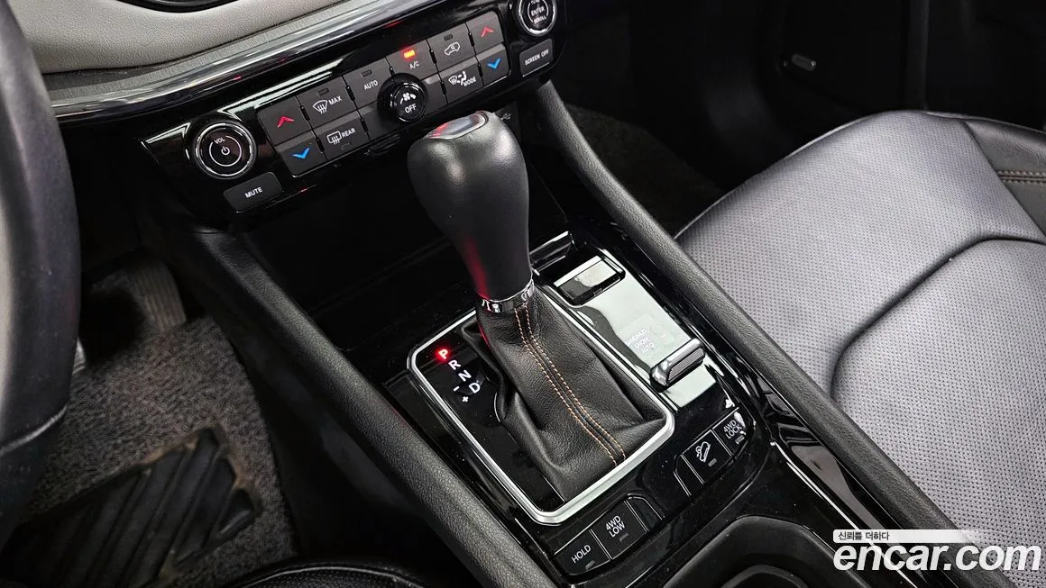 Jeep Compass — фото 8