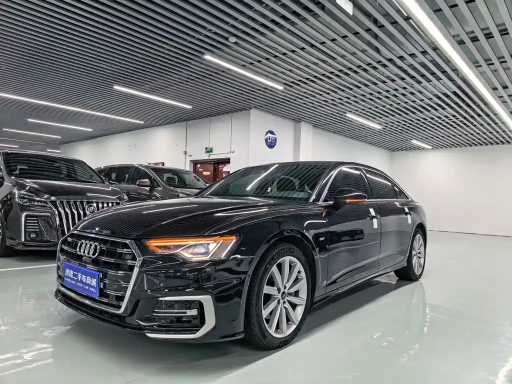 Audi A6L — фото 1