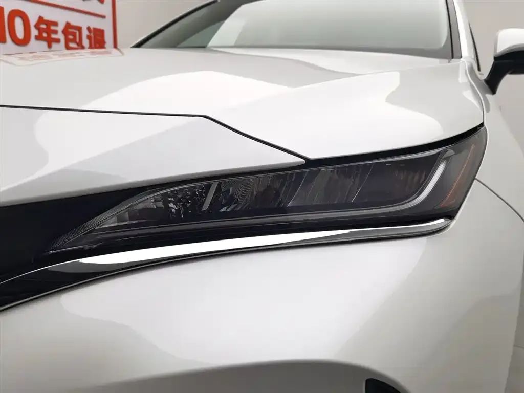 Toyota Harrier — фото 2