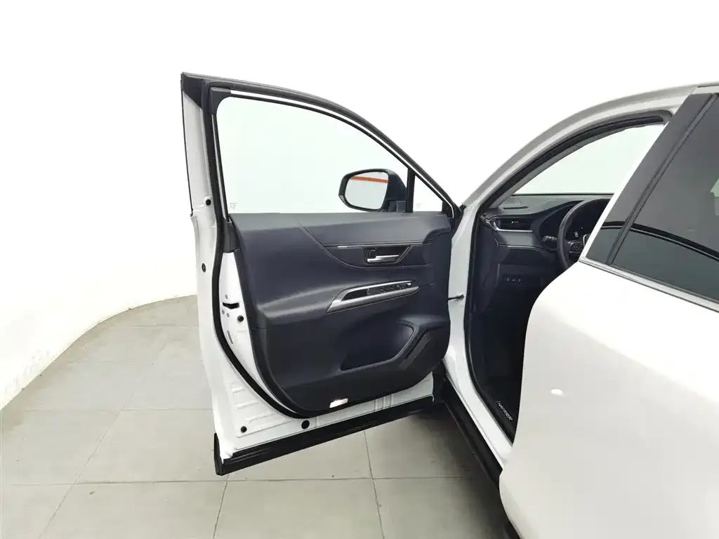 Toyota Harrier — фото 3