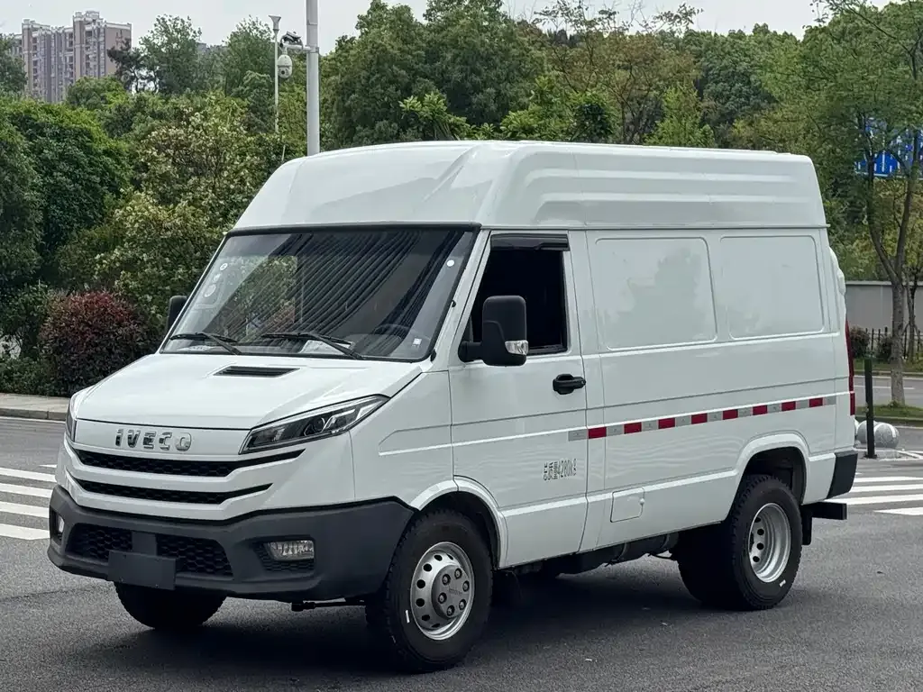 IVECO Daily — фото 1