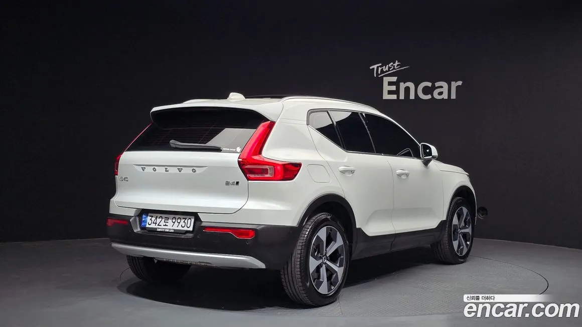 Volvo XC40 — фото 5