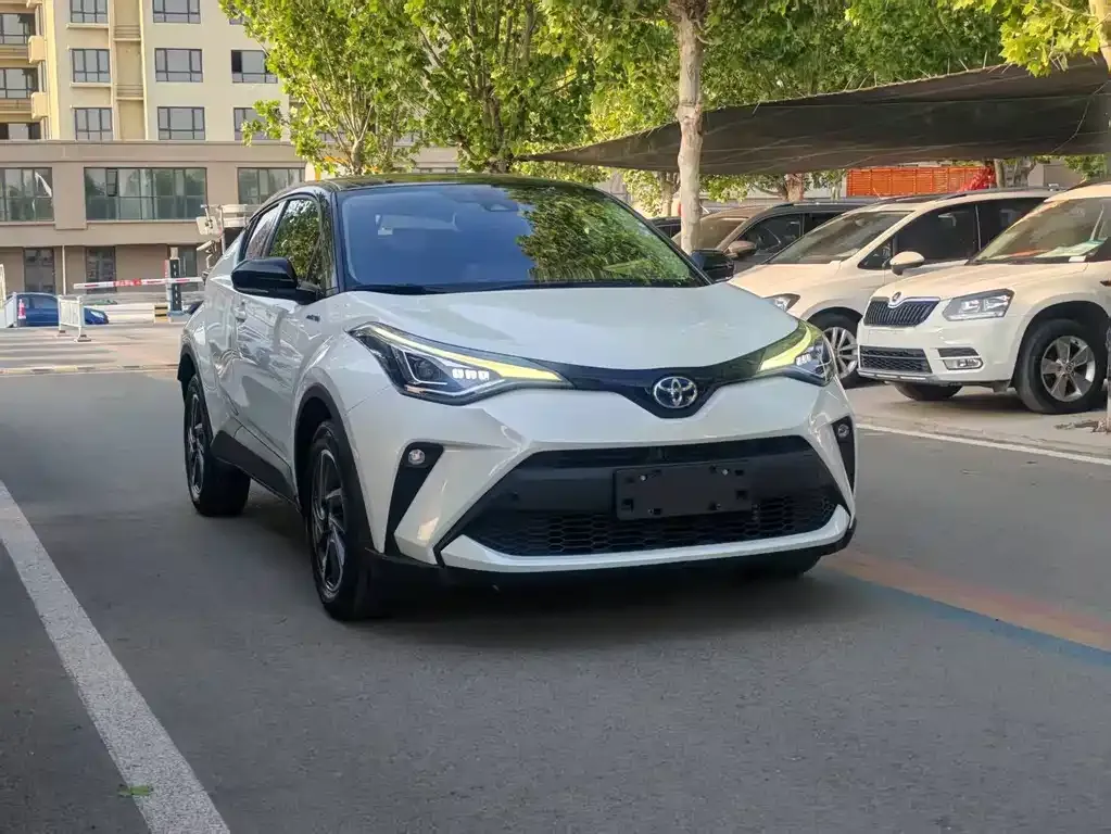 Toyota C-HR — фото 10