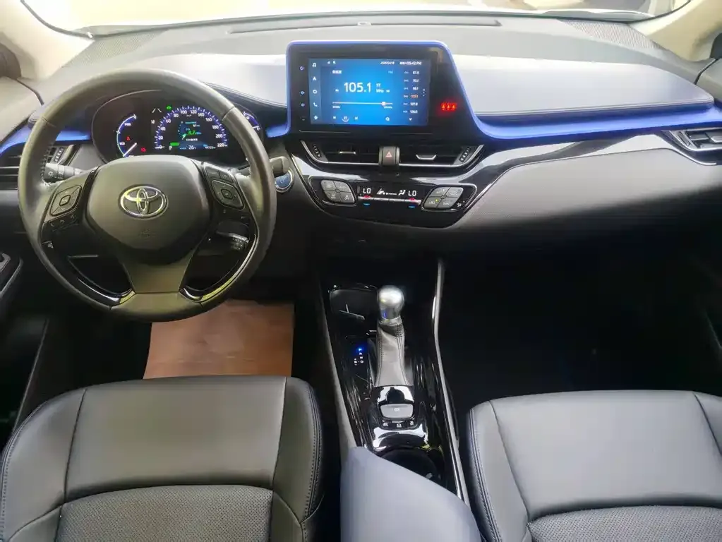 Toyota C-HR — фото 9