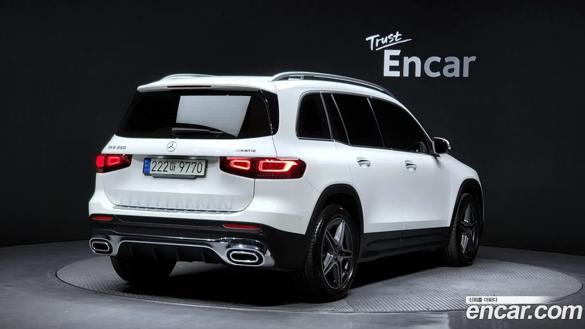 Mercedes-Benz GLB-Class — фото 6