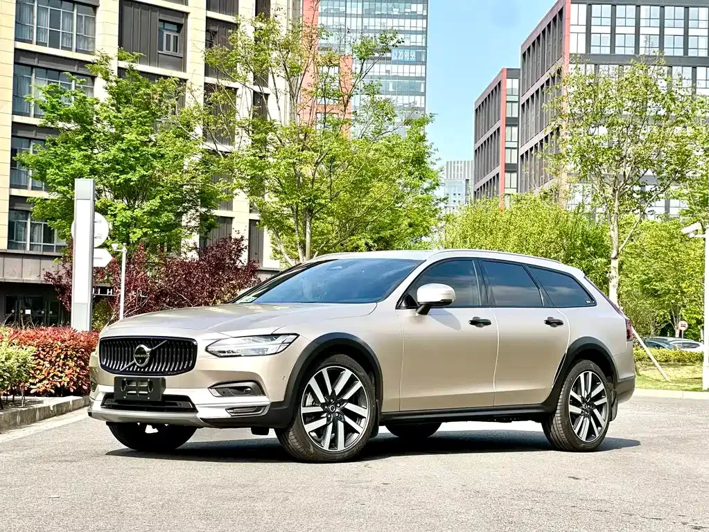 Volvo V90 — фото 1