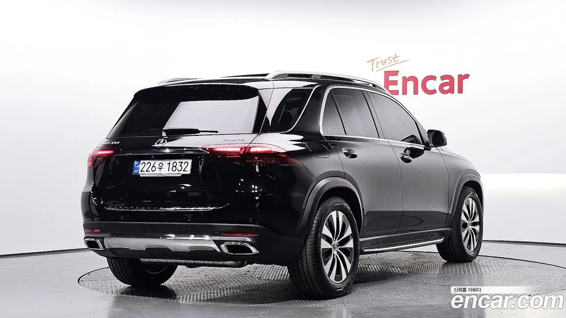 Mercedes-Benz GLE-Class — фото 6