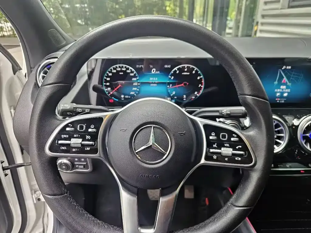 Mercedes-Benz GLA — фото 3