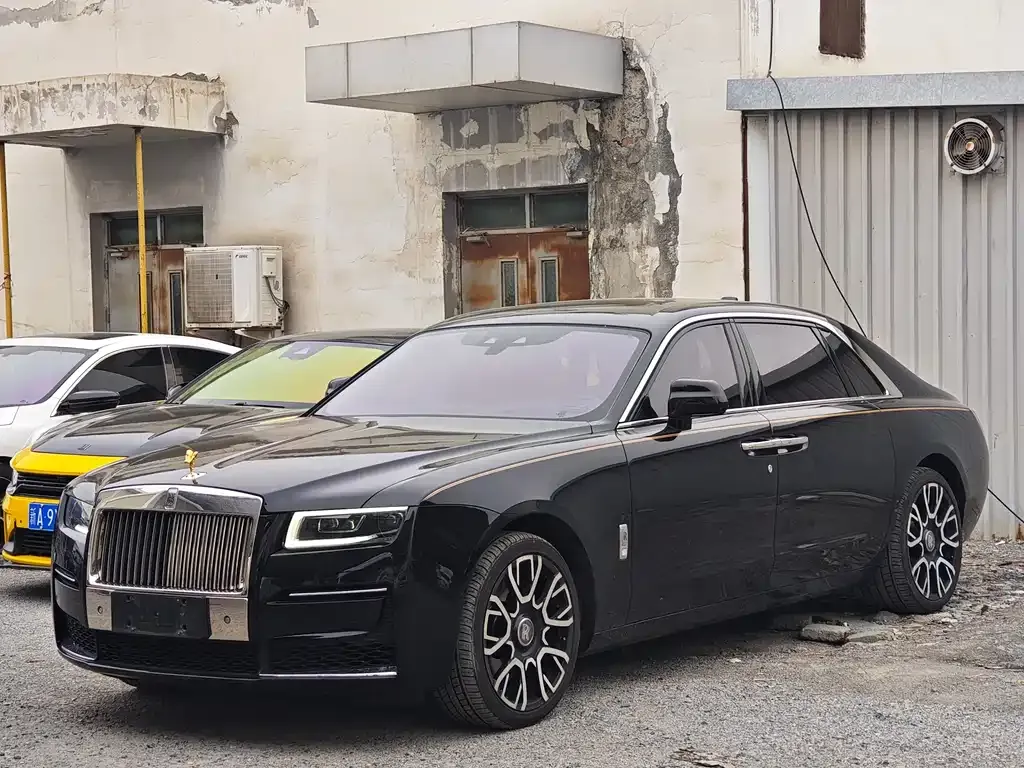 Rolls-Royce Ghost — фото 1