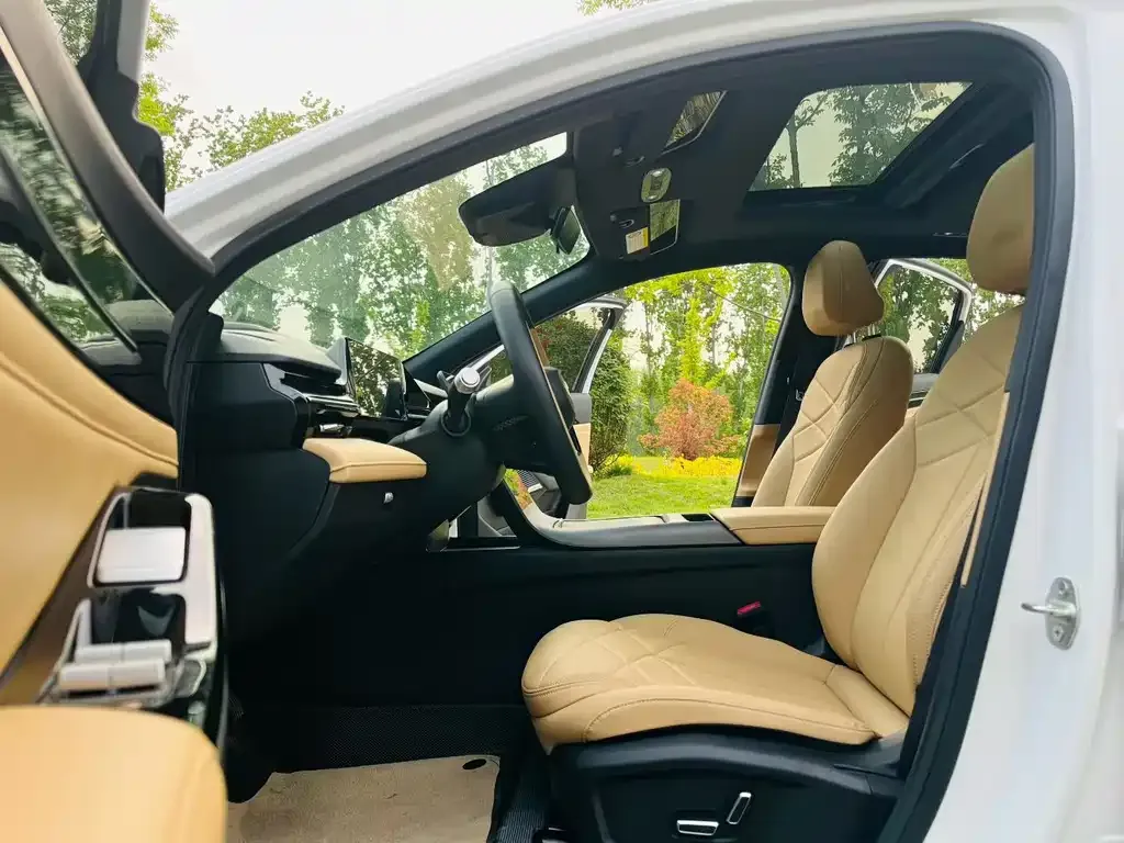 Geely Galaxy L6 — фото 4