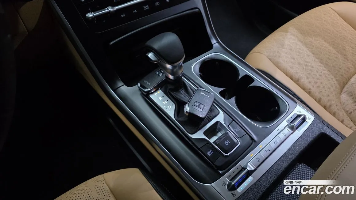 Kia Carnival — фото 10