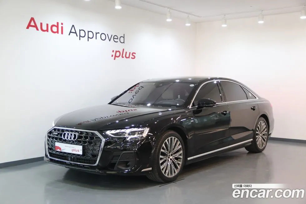 Audi A8 — фото 1