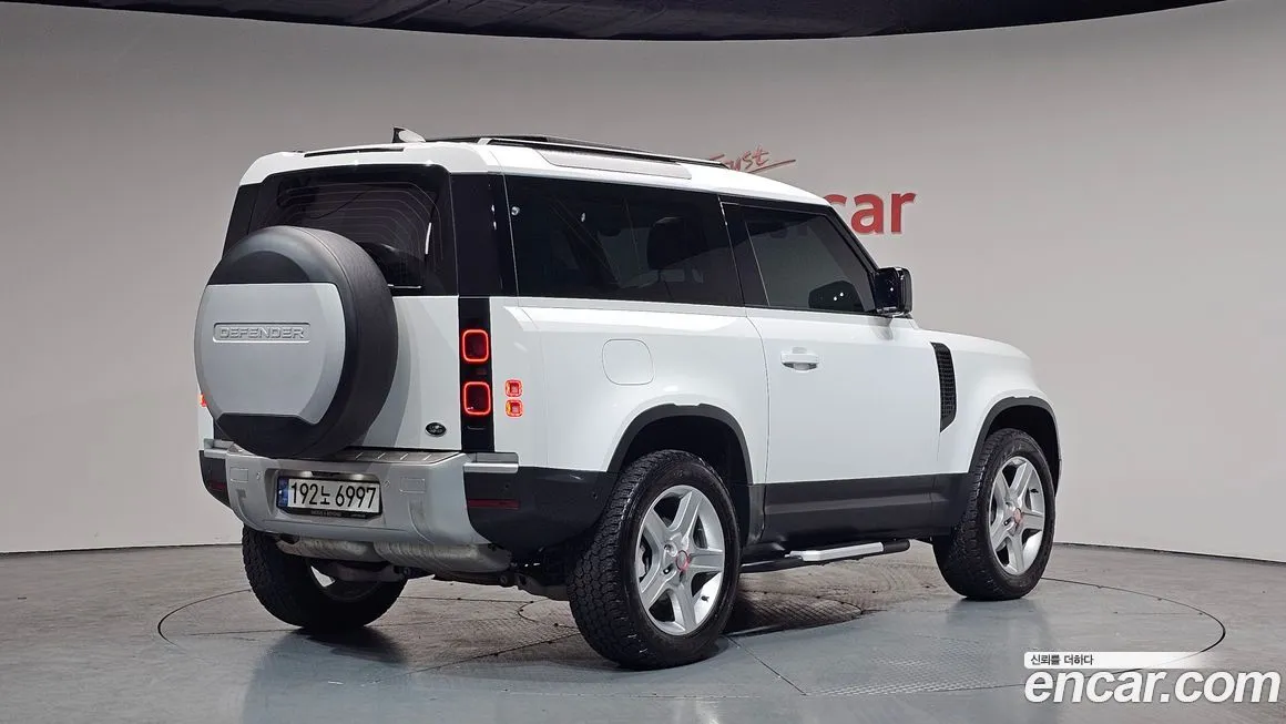 Land Rover Defender — фото 6