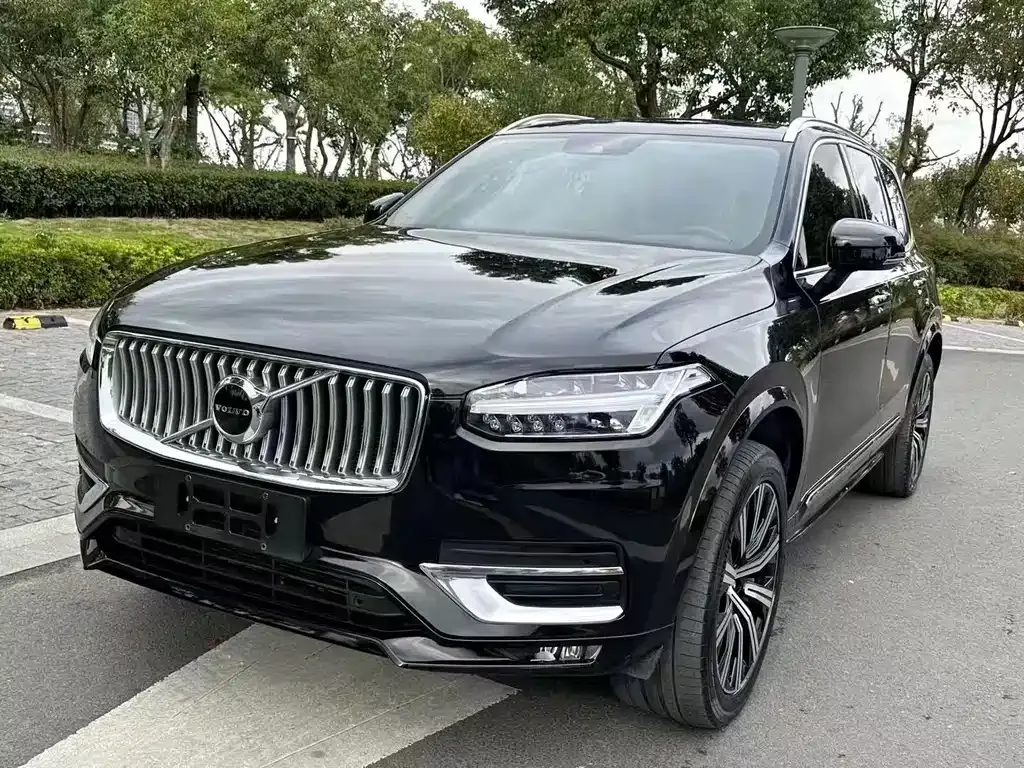 Volvo XC90 — фото 1