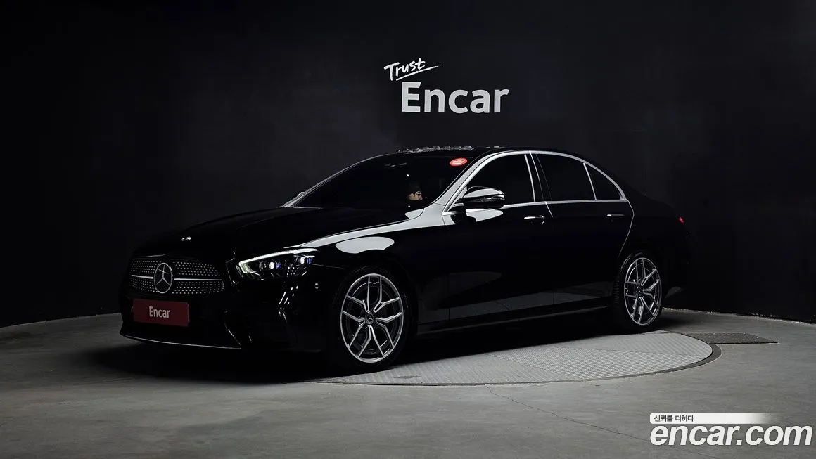 Mercedes-Benz E-Class — фото 1