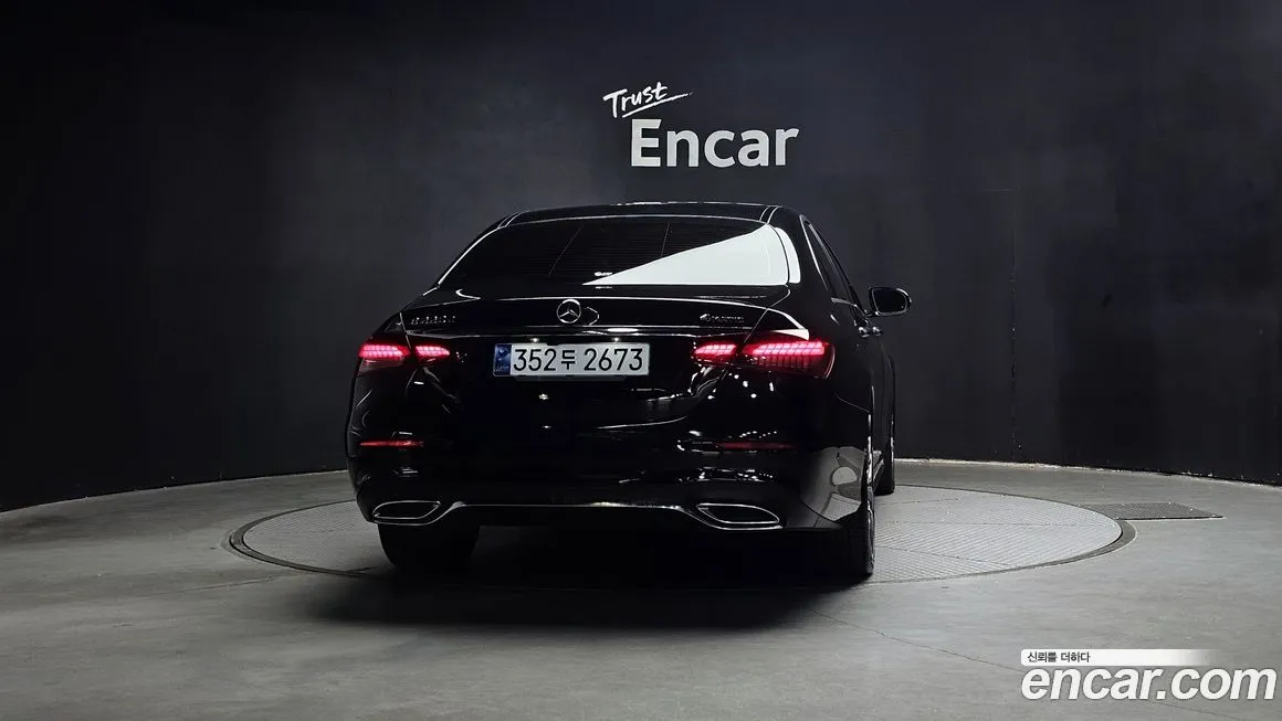 Mercedes-Benz E-Class — фото 4