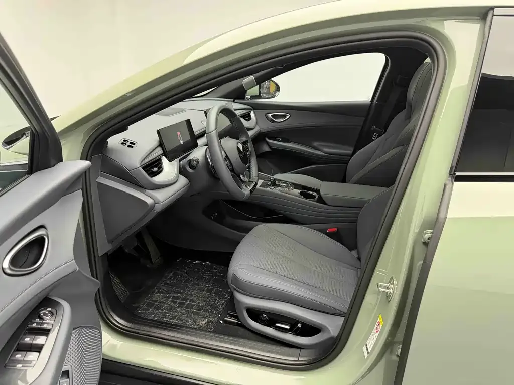 BYD Seal 06GT — фото 9