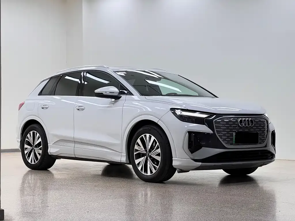 Audi Q4 e-tron — фото 8