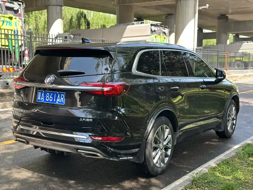 Buick Enclave — фото 8