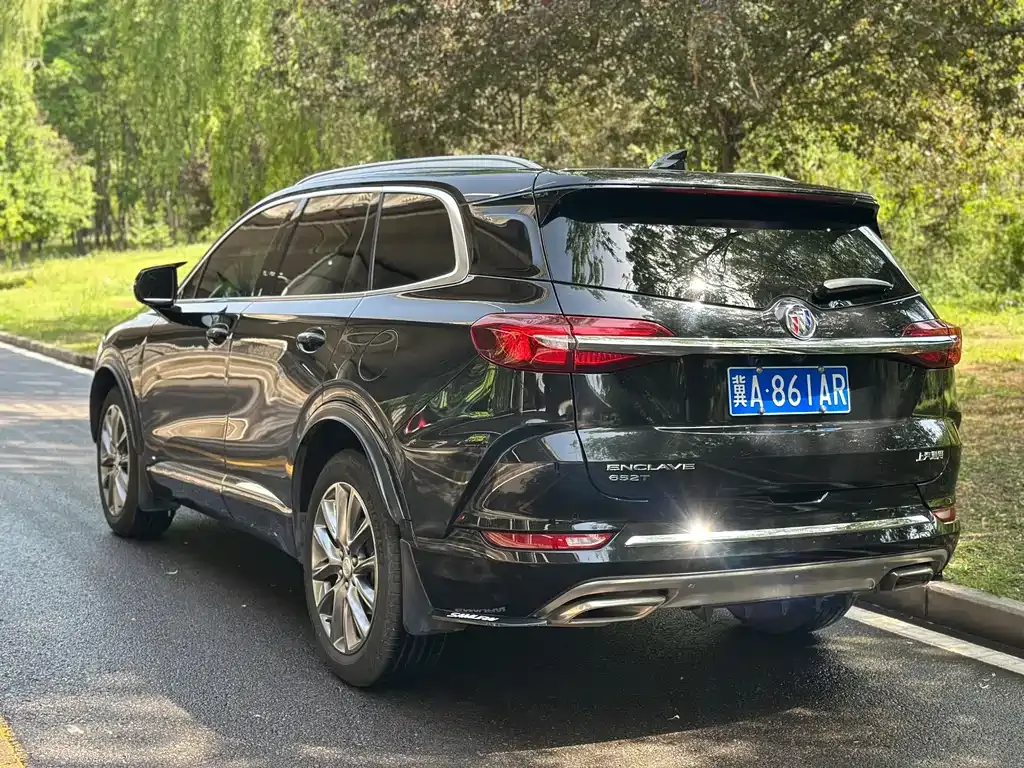 Buick Enclave — фото 9