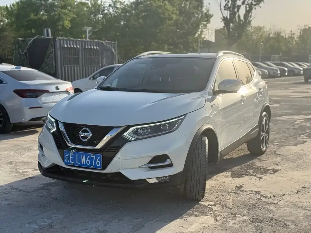 Nissan Qashqai — фото 1